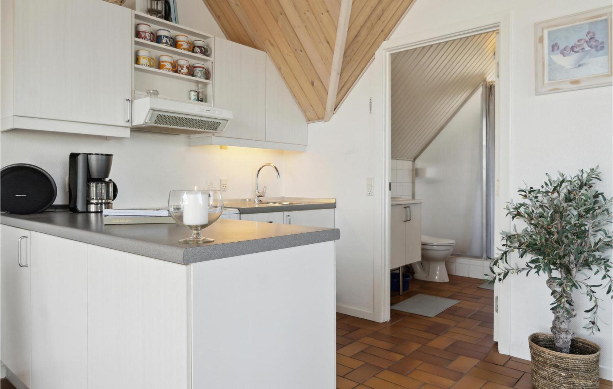 1 Bedroom Nice Apartment In Idestrup Bøtø By Екстериор снимка